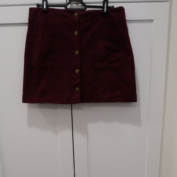 Mini Skirt - Picture 2 of 4